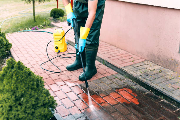 Best Garage Pressure Washing  in Ashaway, RI